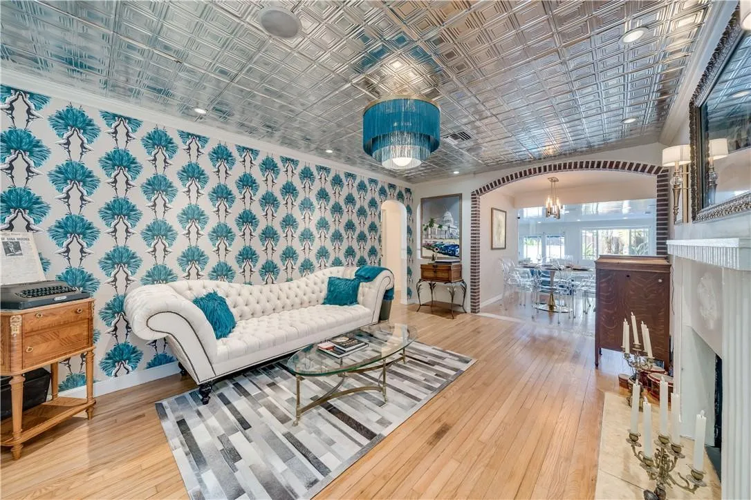 Reading/ family room