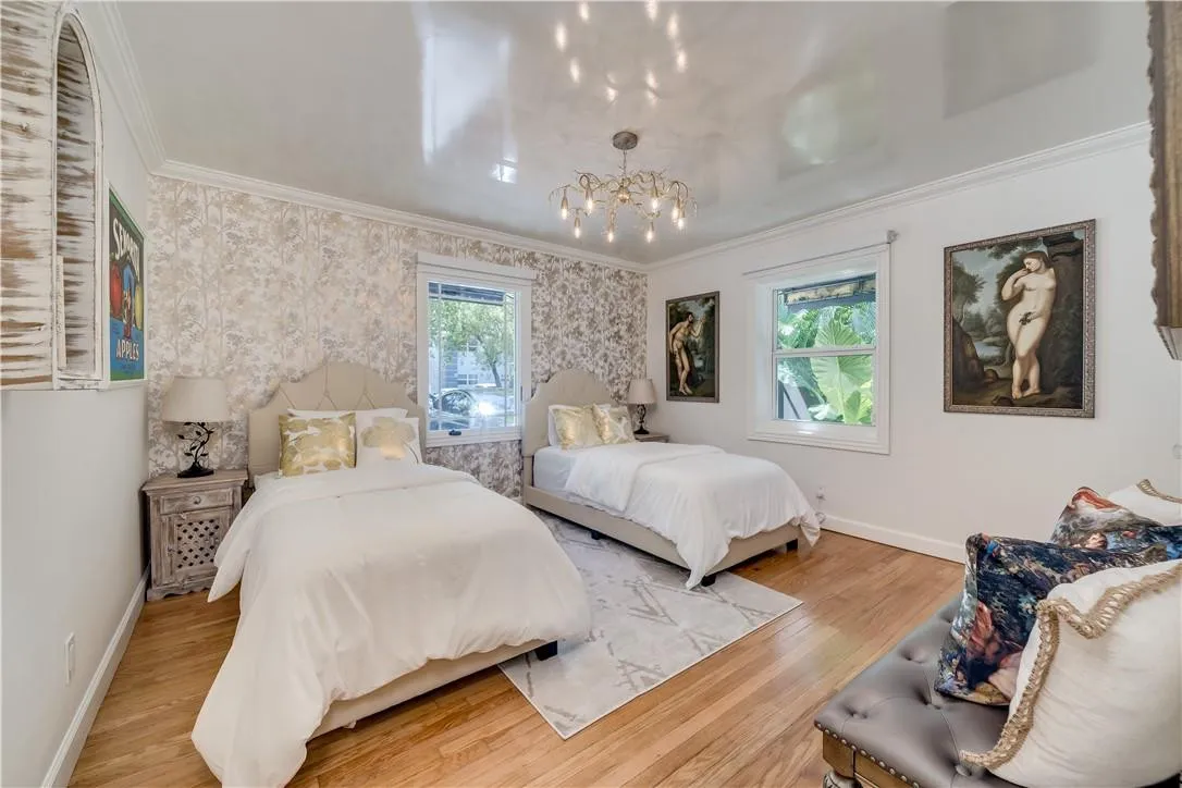 Bedroom #3 (2 single beds)