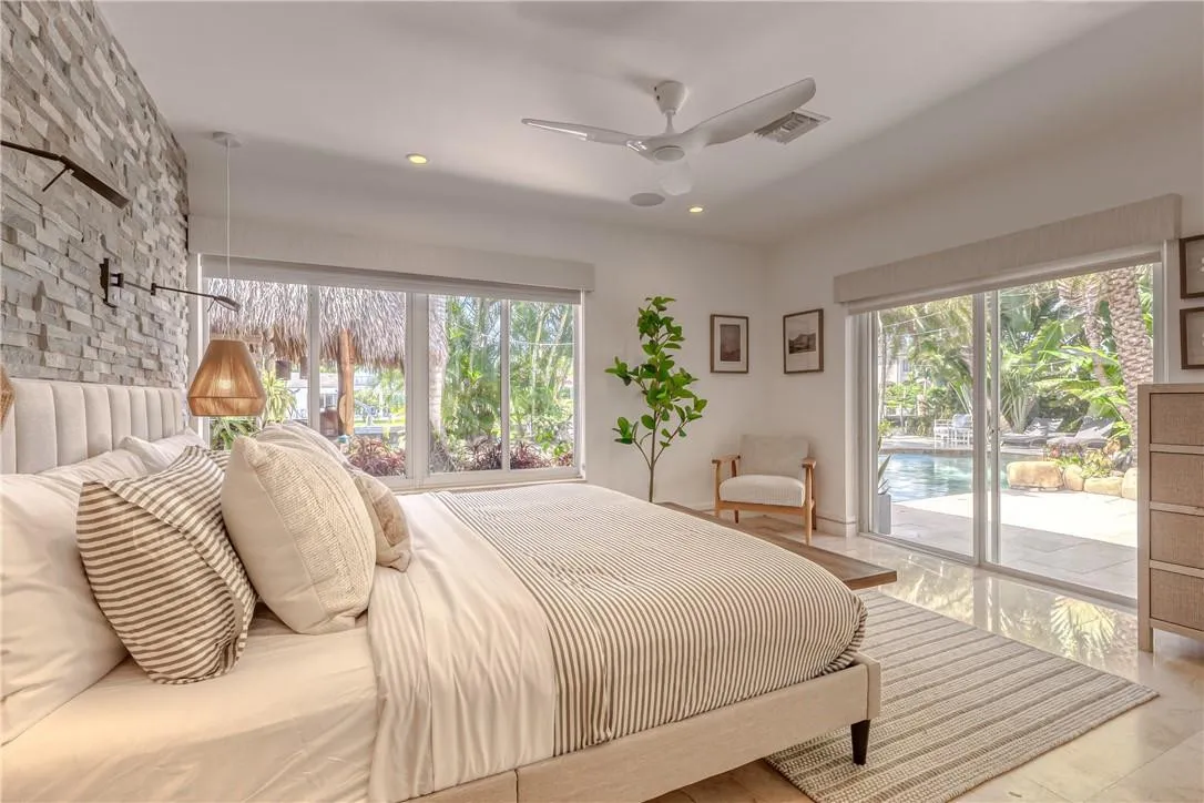 Bright airy rooms