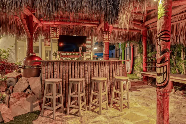 Tiki Bar