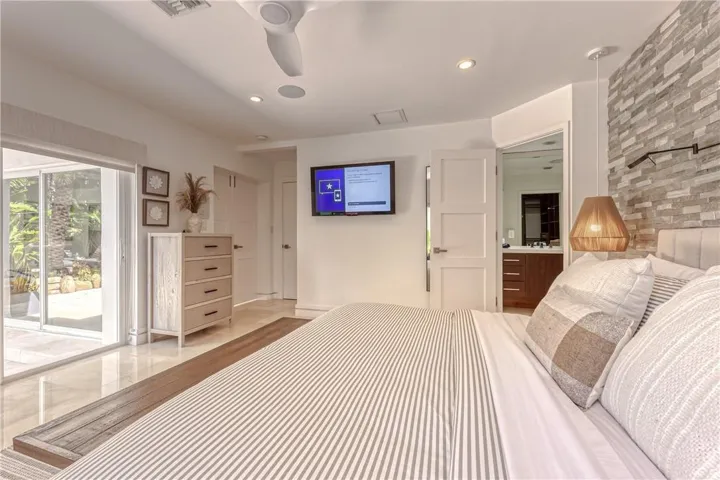 Large windows in every room for lots of natural light