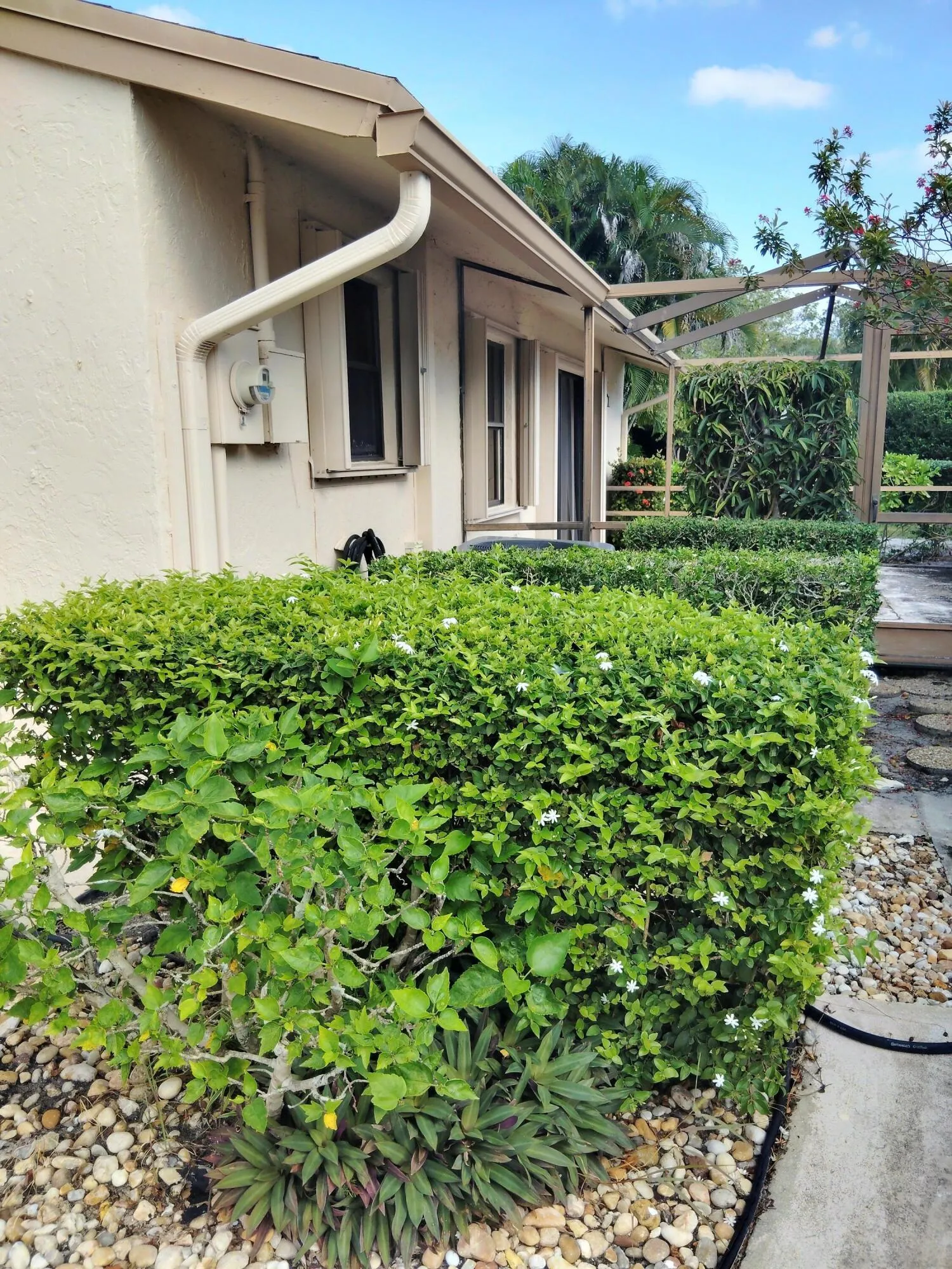 26TH SIDE YARD