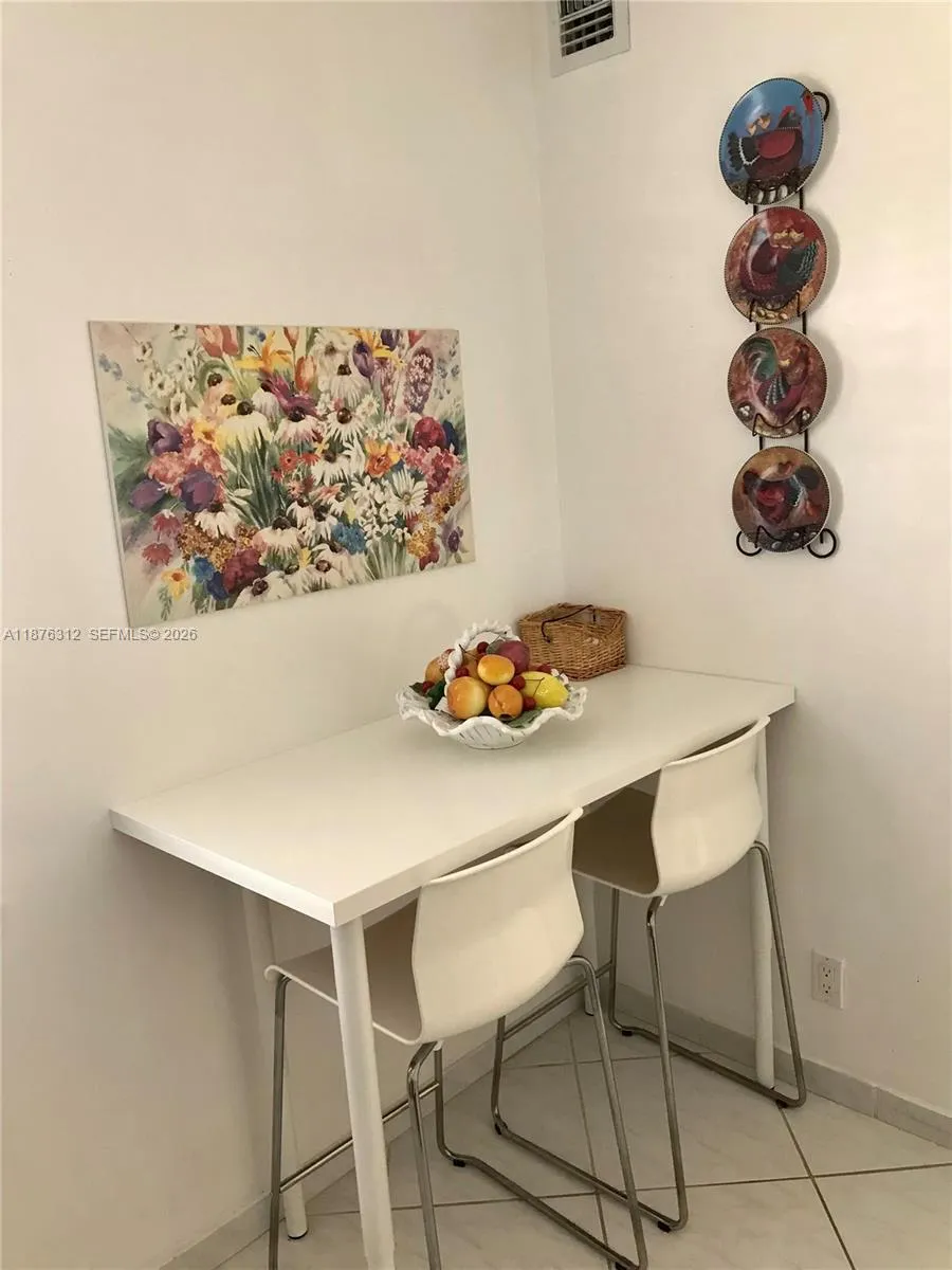 Eat in kitchen table