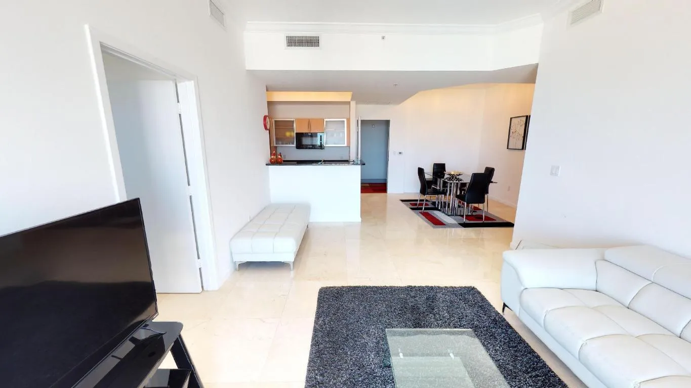 Slade-LPh03-1551-Flagler-DriveWest-Palm-