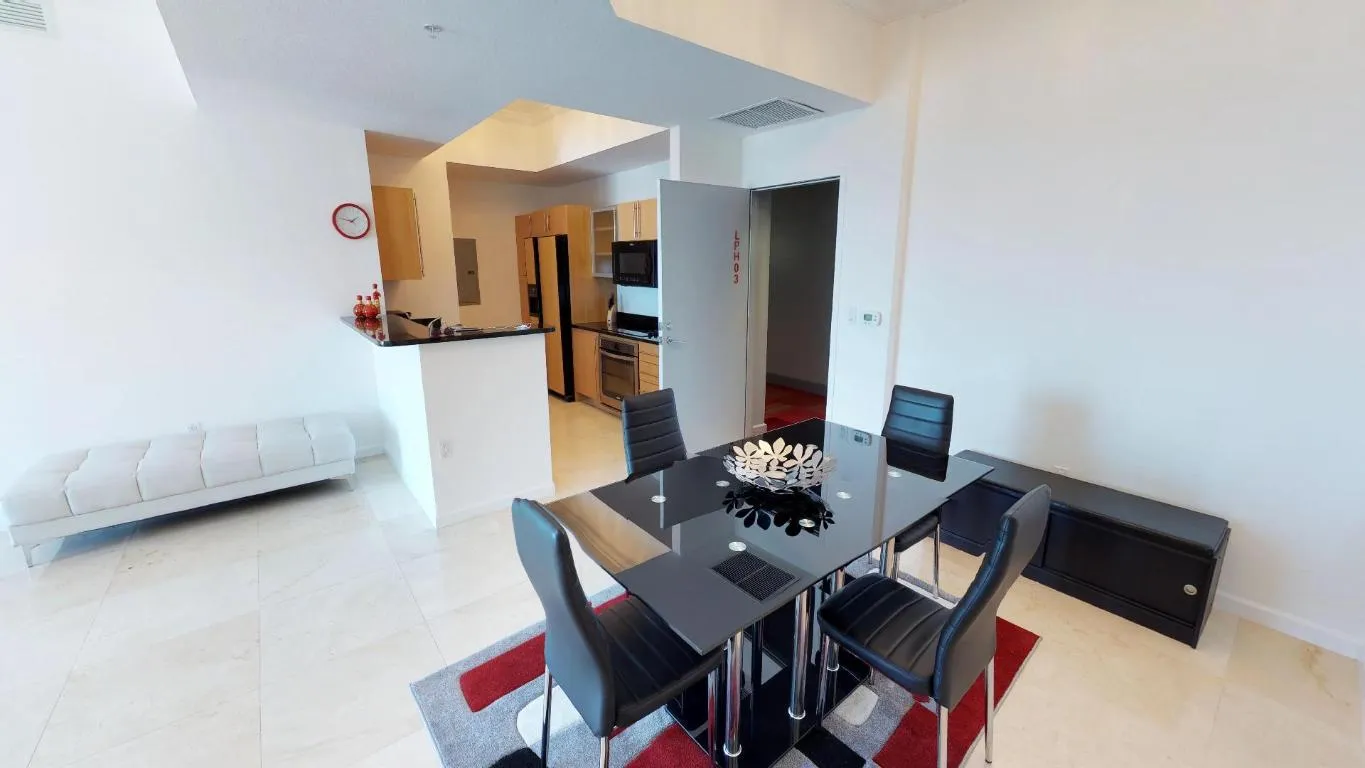 Slade-LPh03-1551-Flagler-DriveWest-Palm-