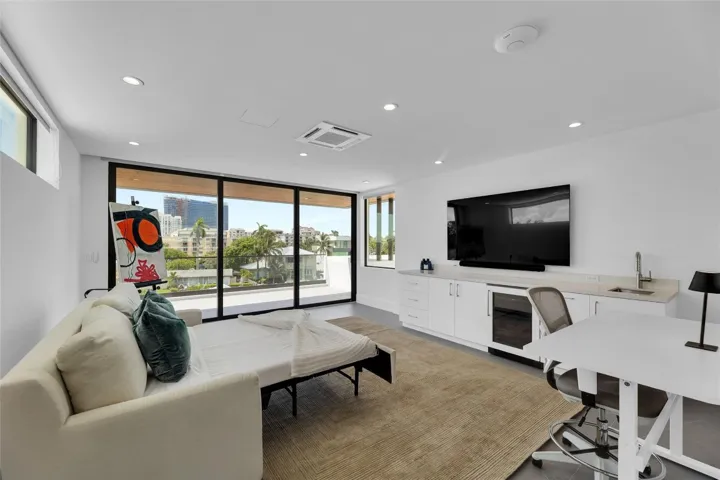 Den / Art Studio