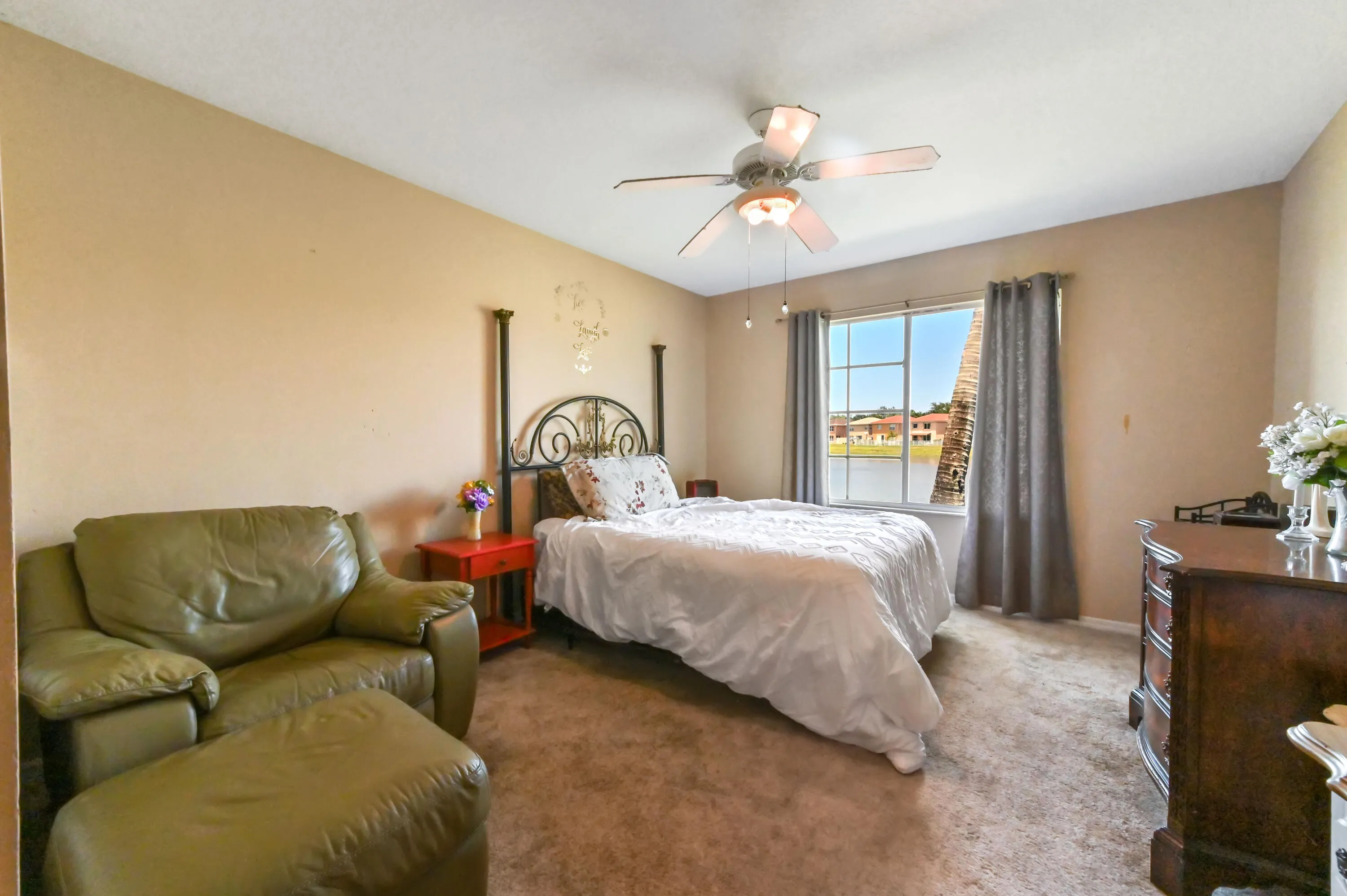 18 bedroom 01