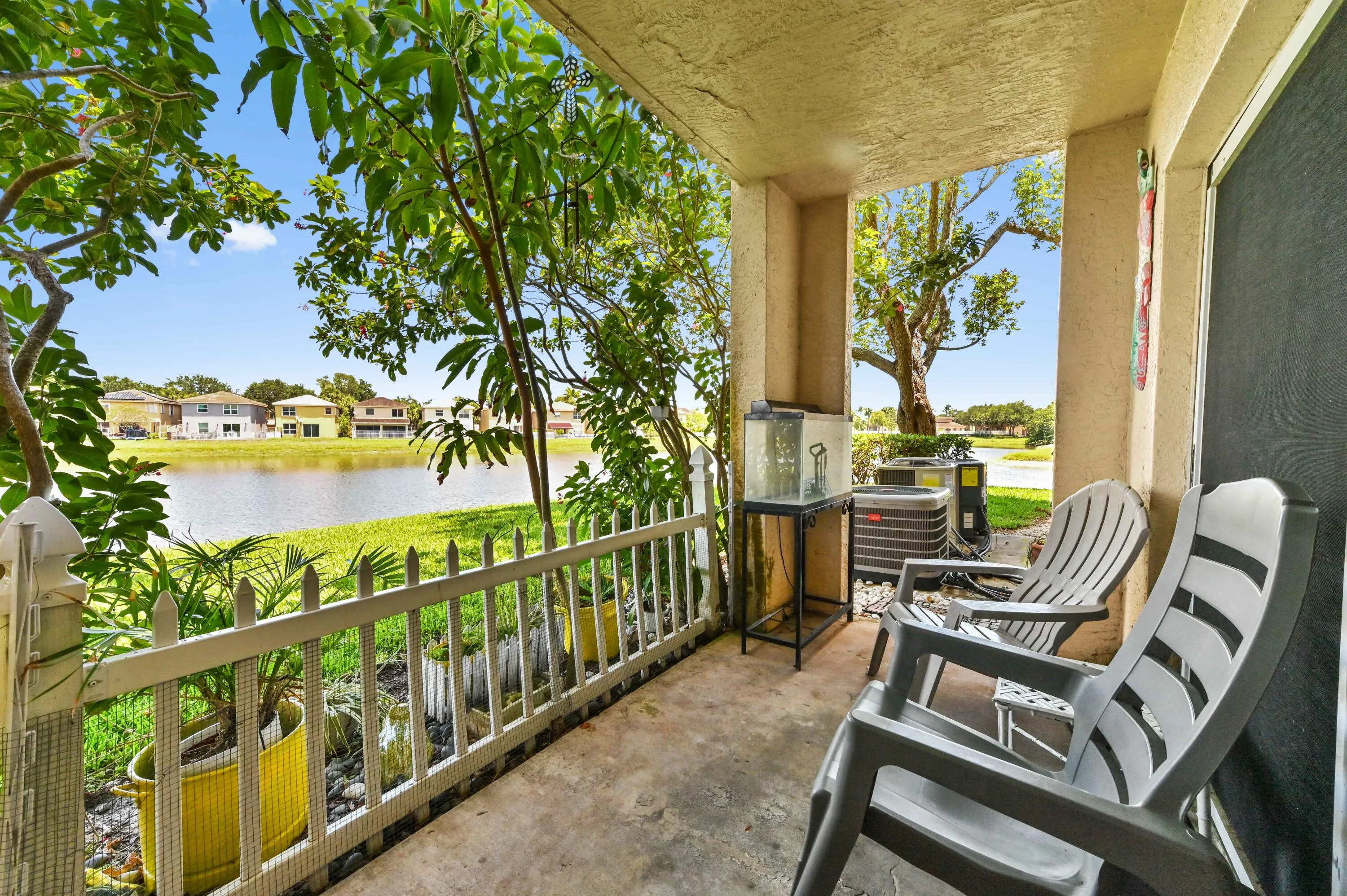22 porch 02