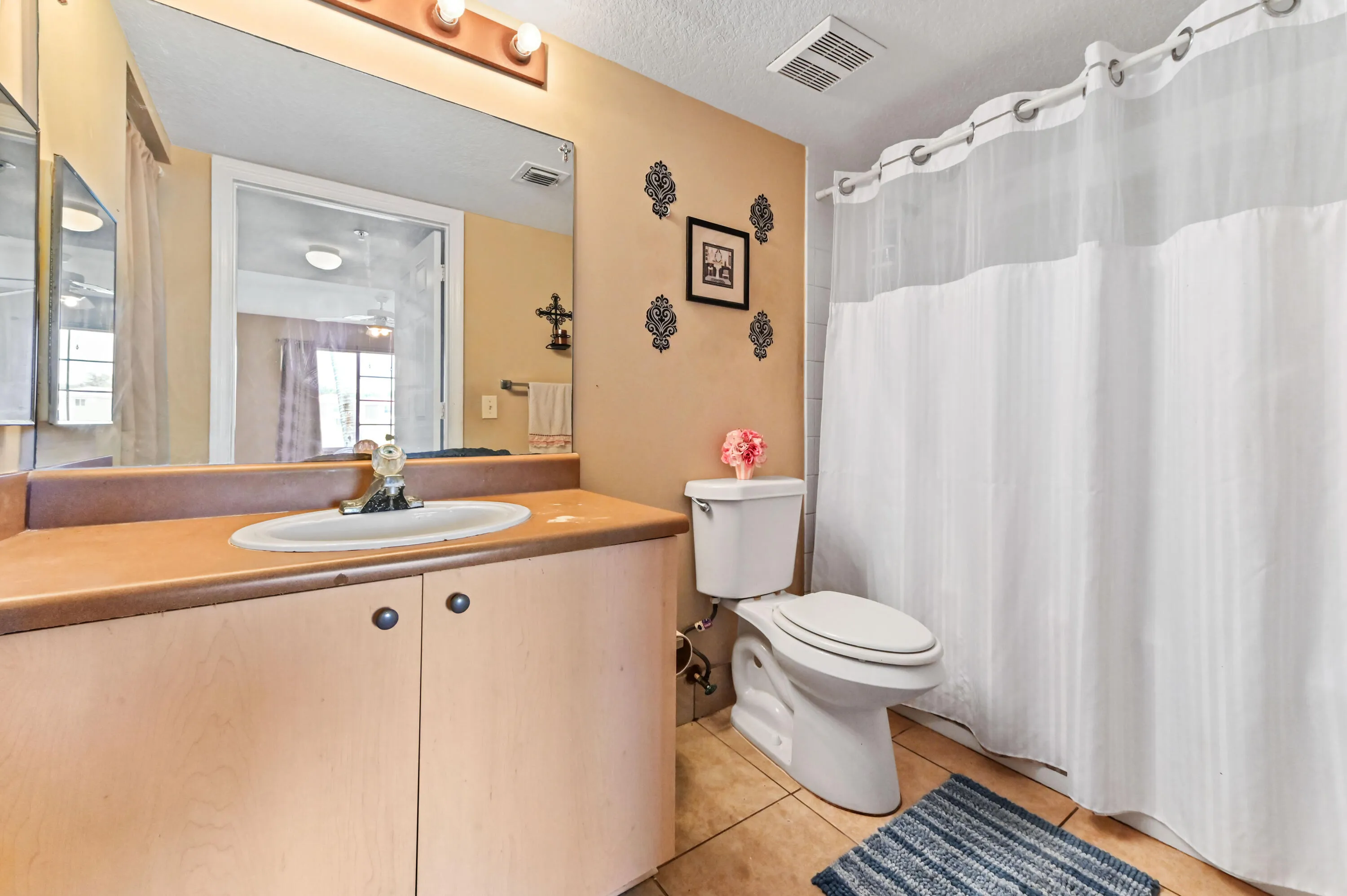20 bathroom 01