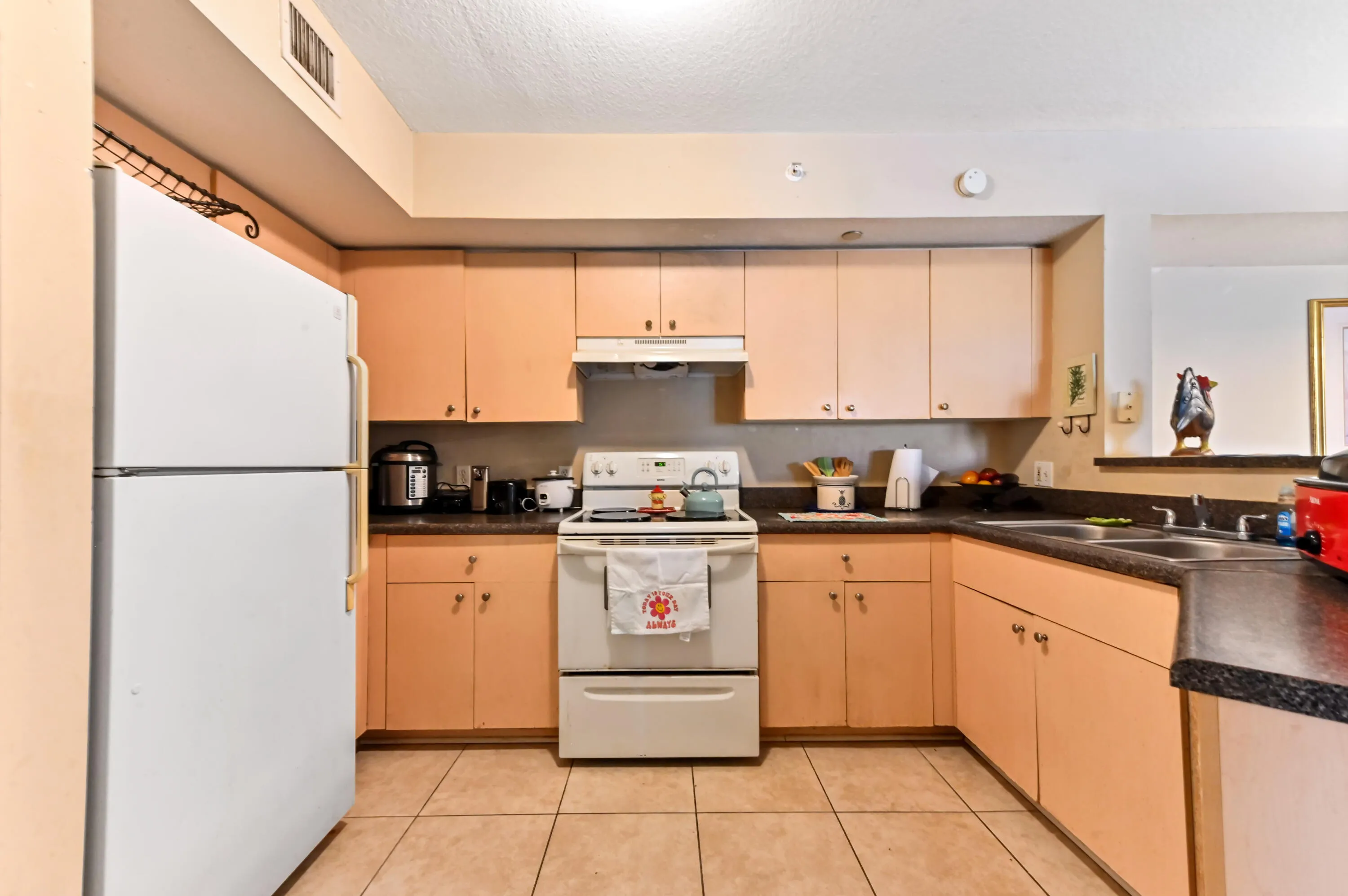 12 kitchen 02