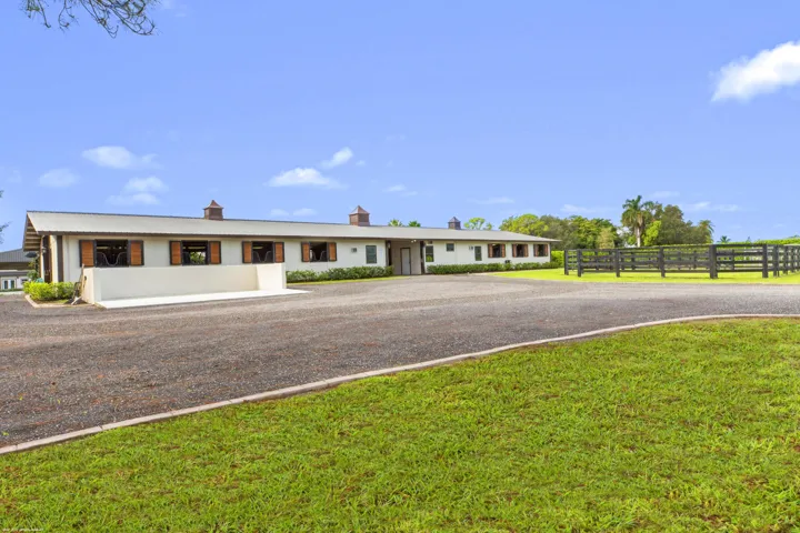 Stable and parking at north side of stable by Indian Mound Road