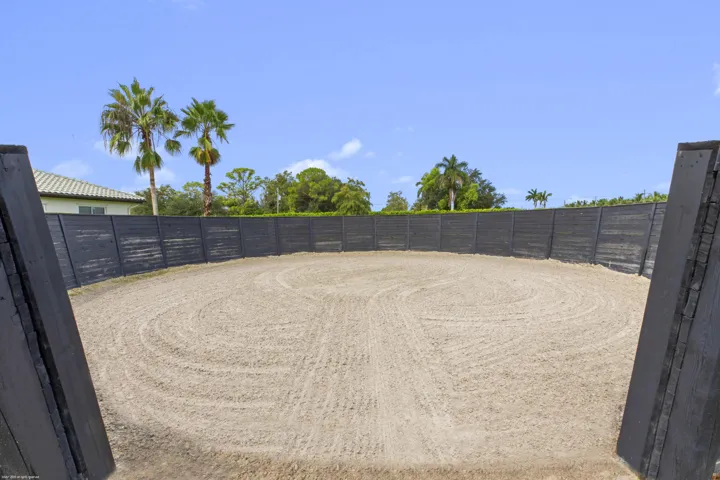 Round pen