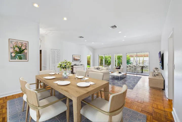 210 Russlyn Dr Staged-8