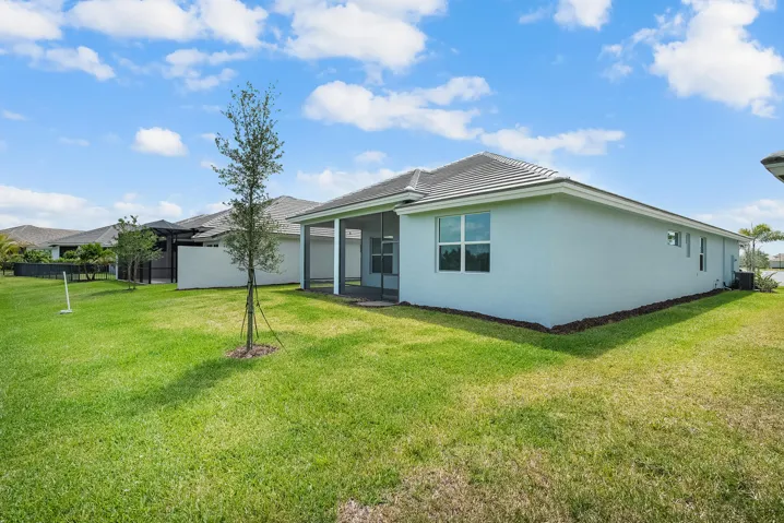 12507 SW Sunrise Lk Ter - Lucida (23)