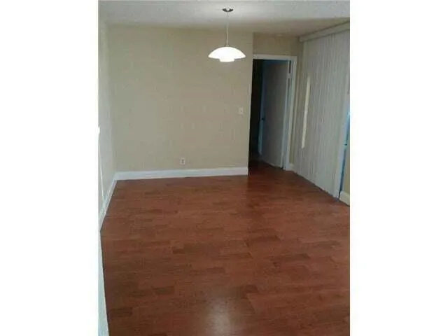 2539 NW 49th Ter 703, (5) Gabriela Guima