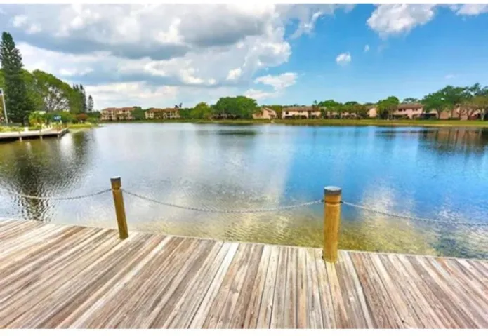 2539 NW 49th Ter 703, Gabriela Guimaraes