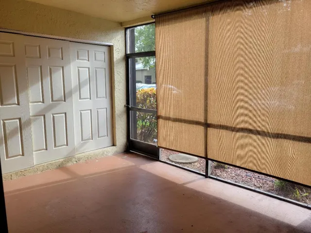 2539 NW 49th Ter 703, Gabriela Guimaraes