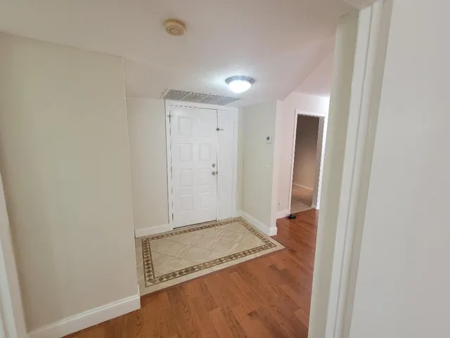 2539 NW 49th Ter 703, Gabriela Guimaraes