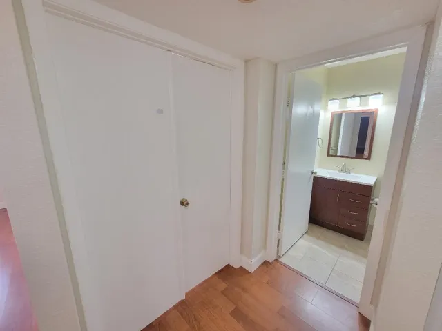 2539 NW 49th Ter 703, Gabriela Guimaraes