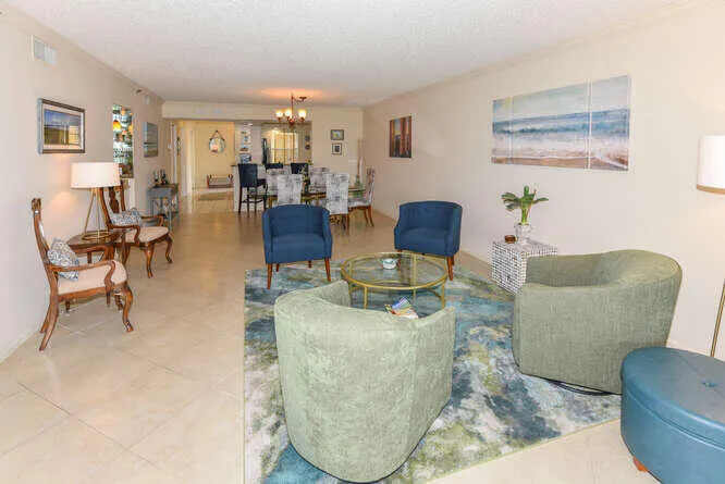 300 John F Kennedy Dr Apt 208-small-029-