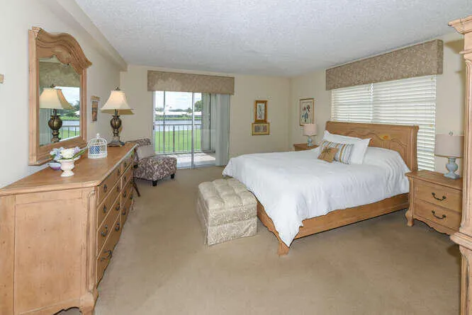 300 John F Kennedy Dr Apt 208-small-032-