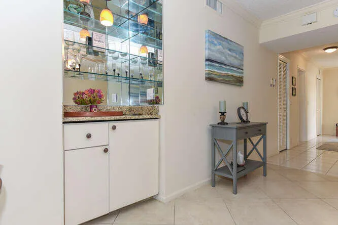 300 John F Kennedy Dr Apt 208-small-031-