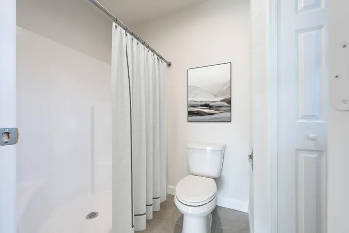 Cottage-bath-and-Shower