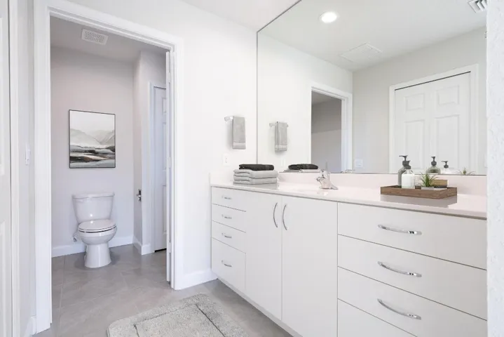 Cottage-bath-and-vanity
