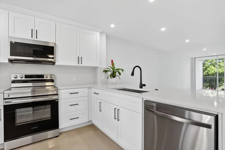16-web-or-mls-2651-9379