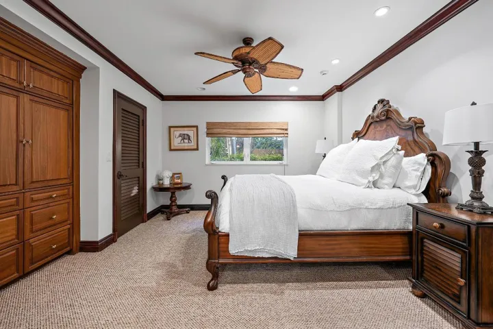 Guest bedroom first floor #3