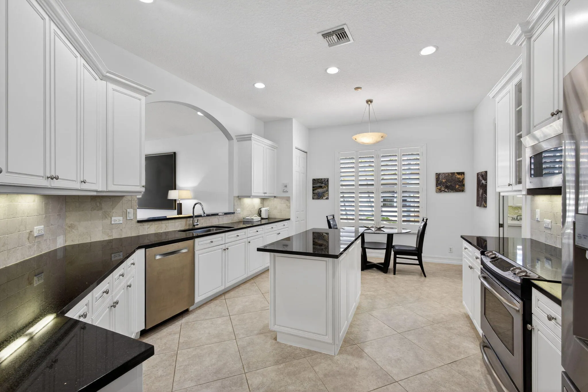 10418 Orchid Kitchen 1