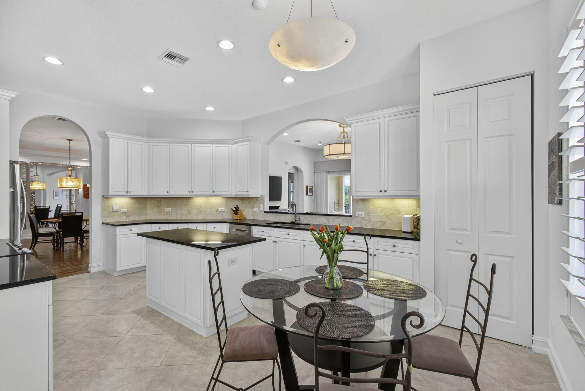 10418 Orchid Kitchen 1