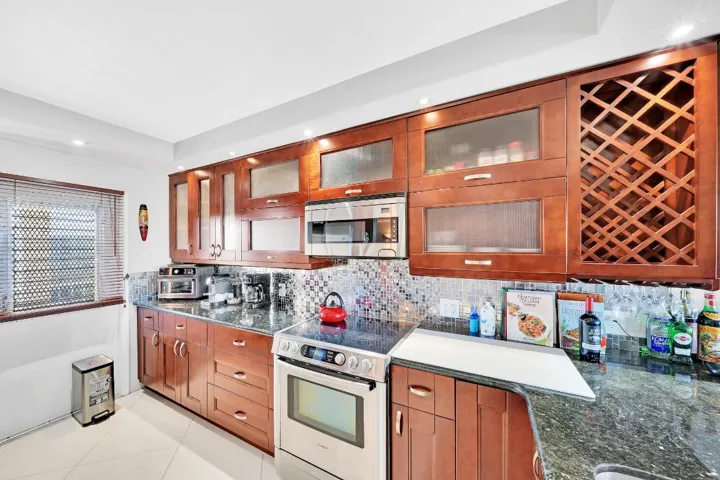 3 Kitchen (2)