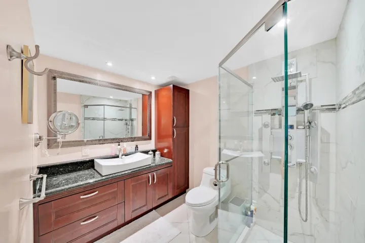 5 Primary Bathroom (1)