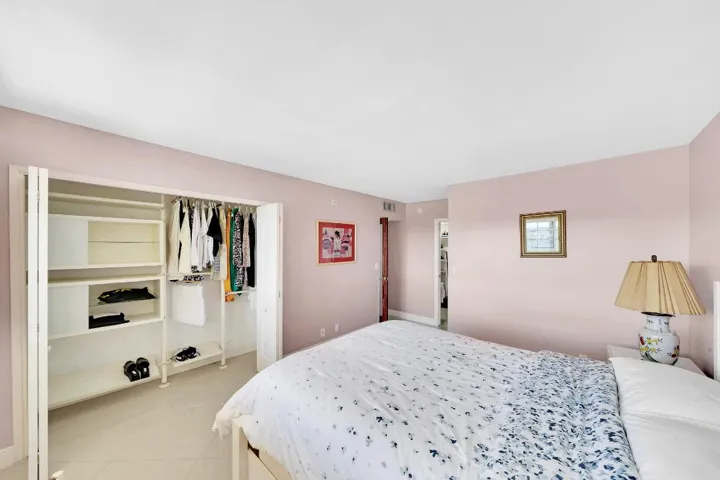 4 Primary Bedroom (4)