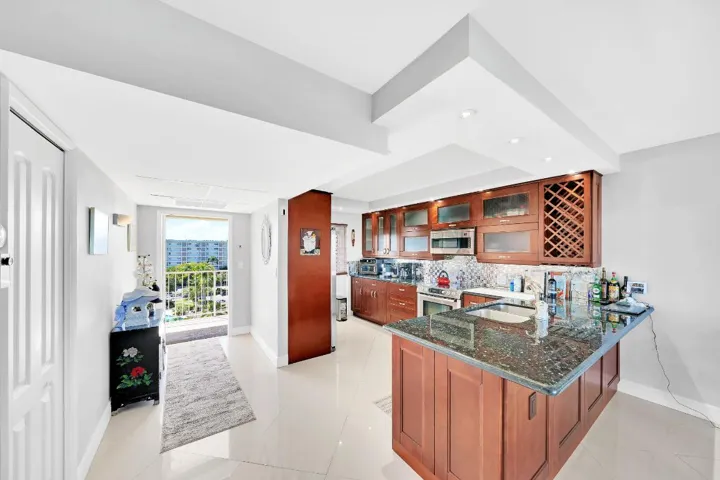 3 Kitchen (1)