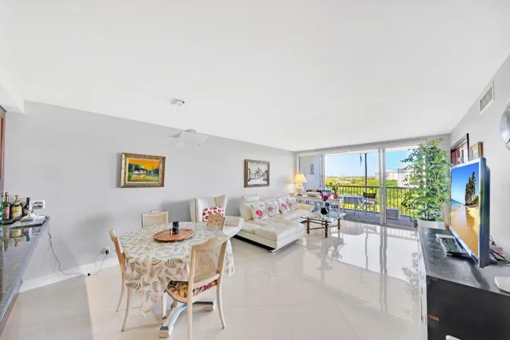 7 Living Area (1)