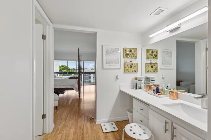 Master bedroom extra vanity
