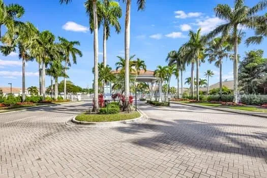 Grove Isle Entrance