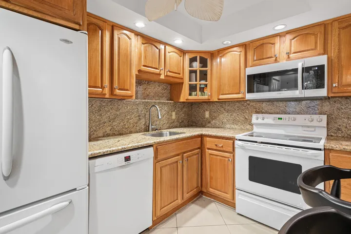 008-4505SouthOceanBoulevard-306-Highland