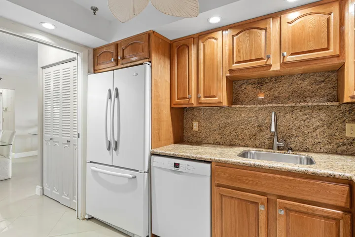009-4505SouthOceanBoulevard-306-Highland