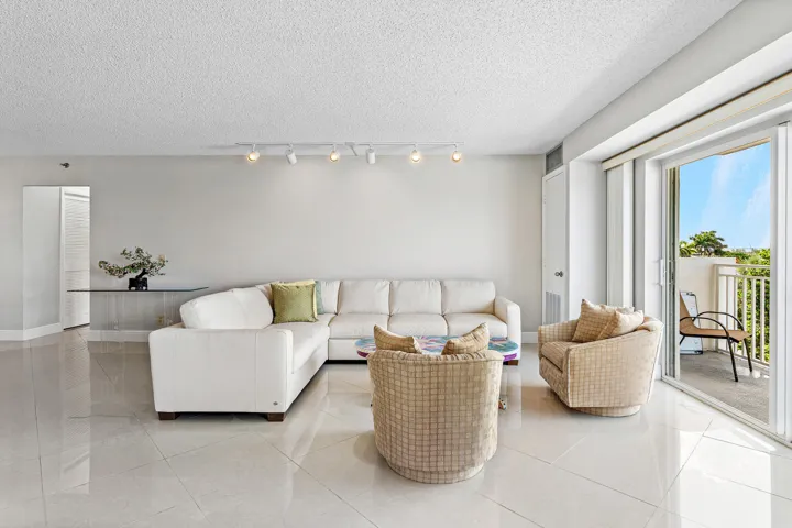 019-4505SouthOceanBoulevard-306-Highland