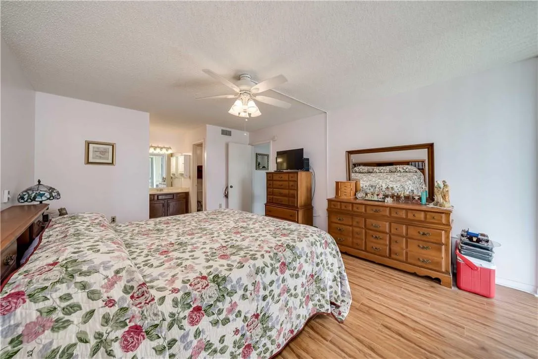MASTER​​‌​​​​‌​​‌‌​‌‌​​​‌‌​‌​‌​‌​​​‌​​ BEDROOM