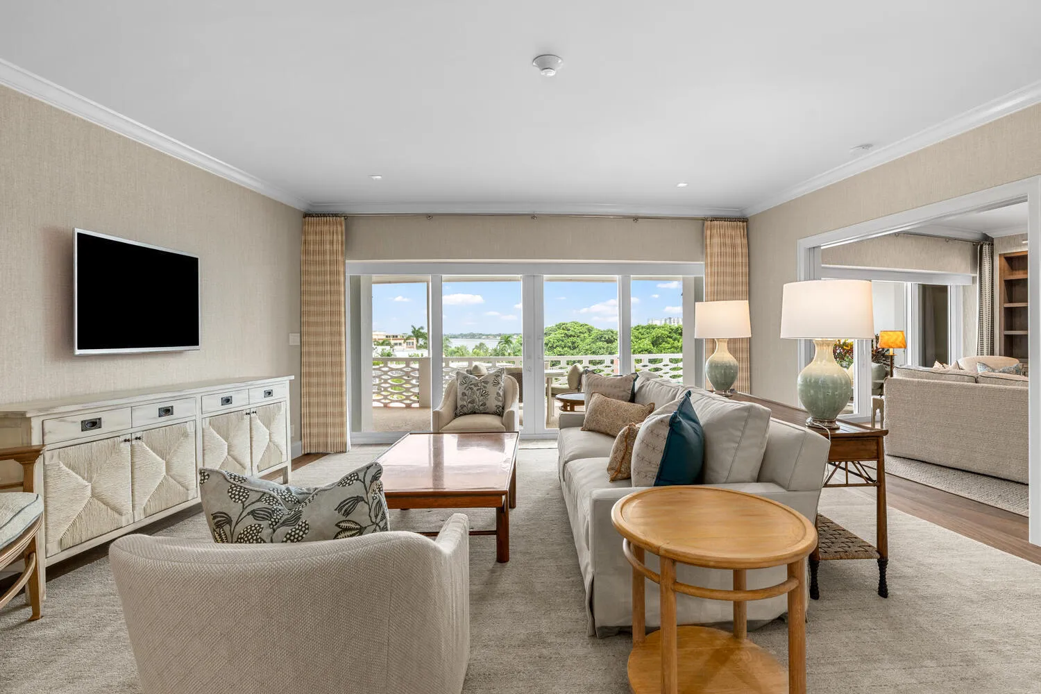 315 S Lake Dr Penthouse C Palm-large-022