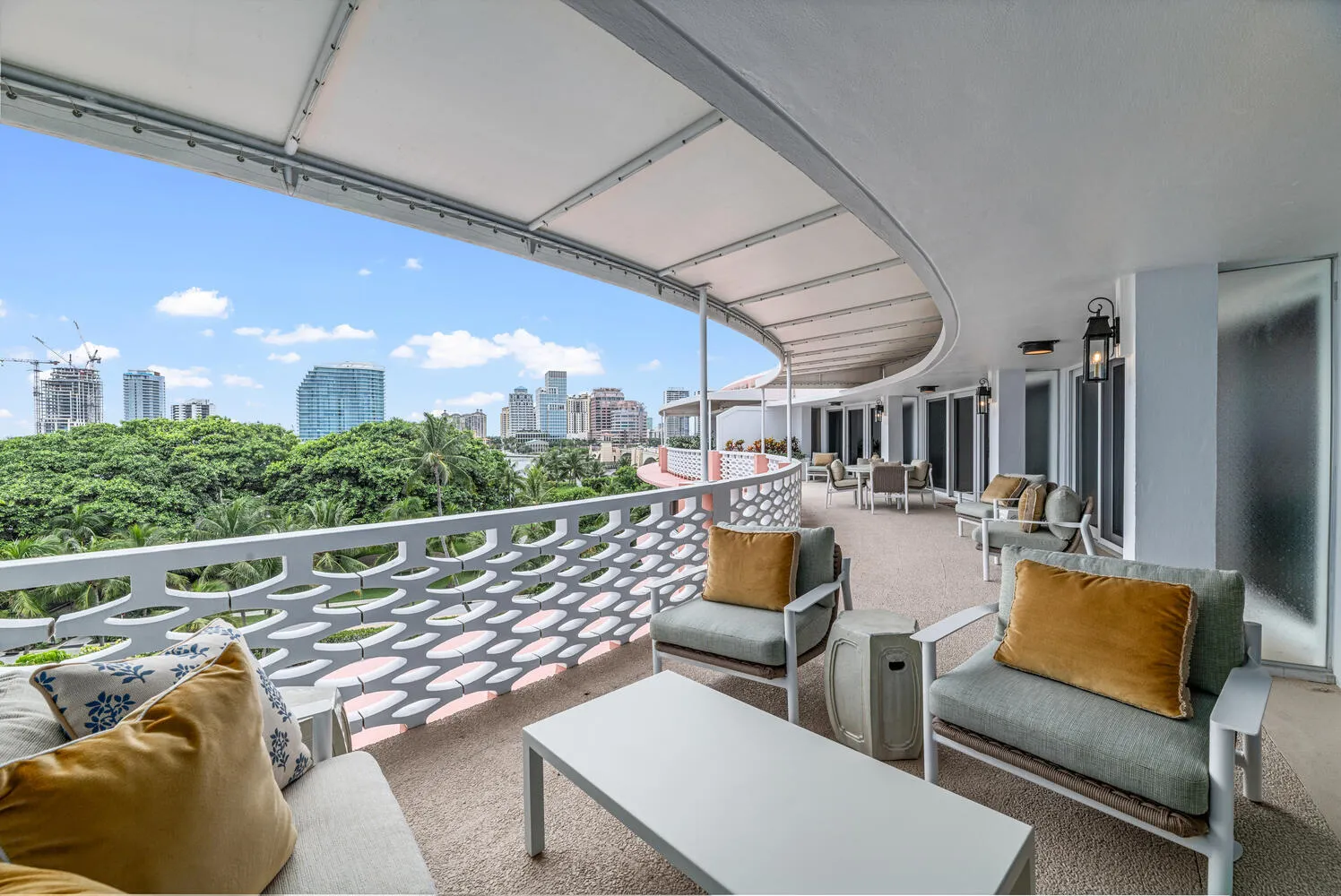 315 S Lake Dr Penthouse C Palm-large-003