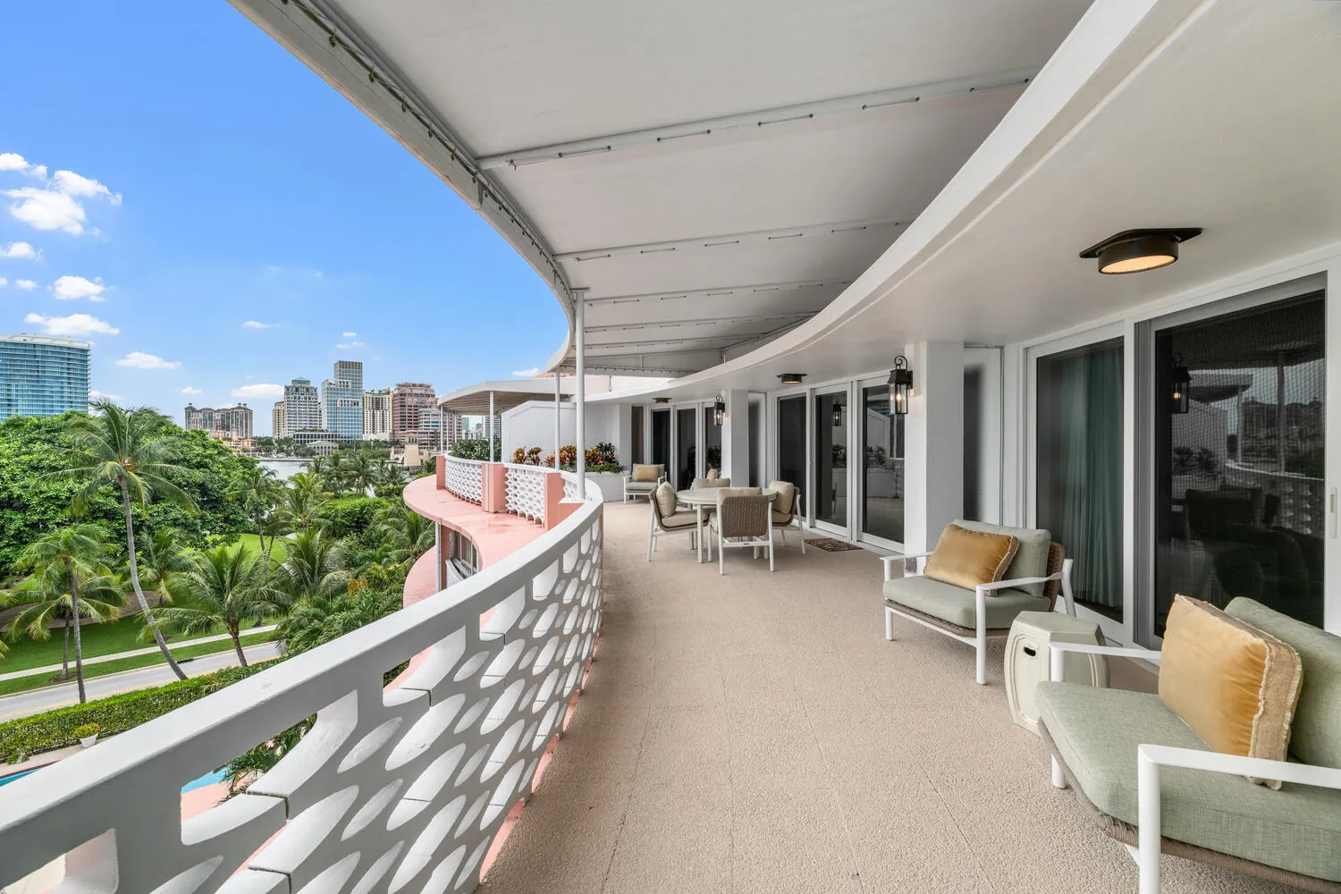 315 S Lake Dr Penthouse C Palm-large-006
