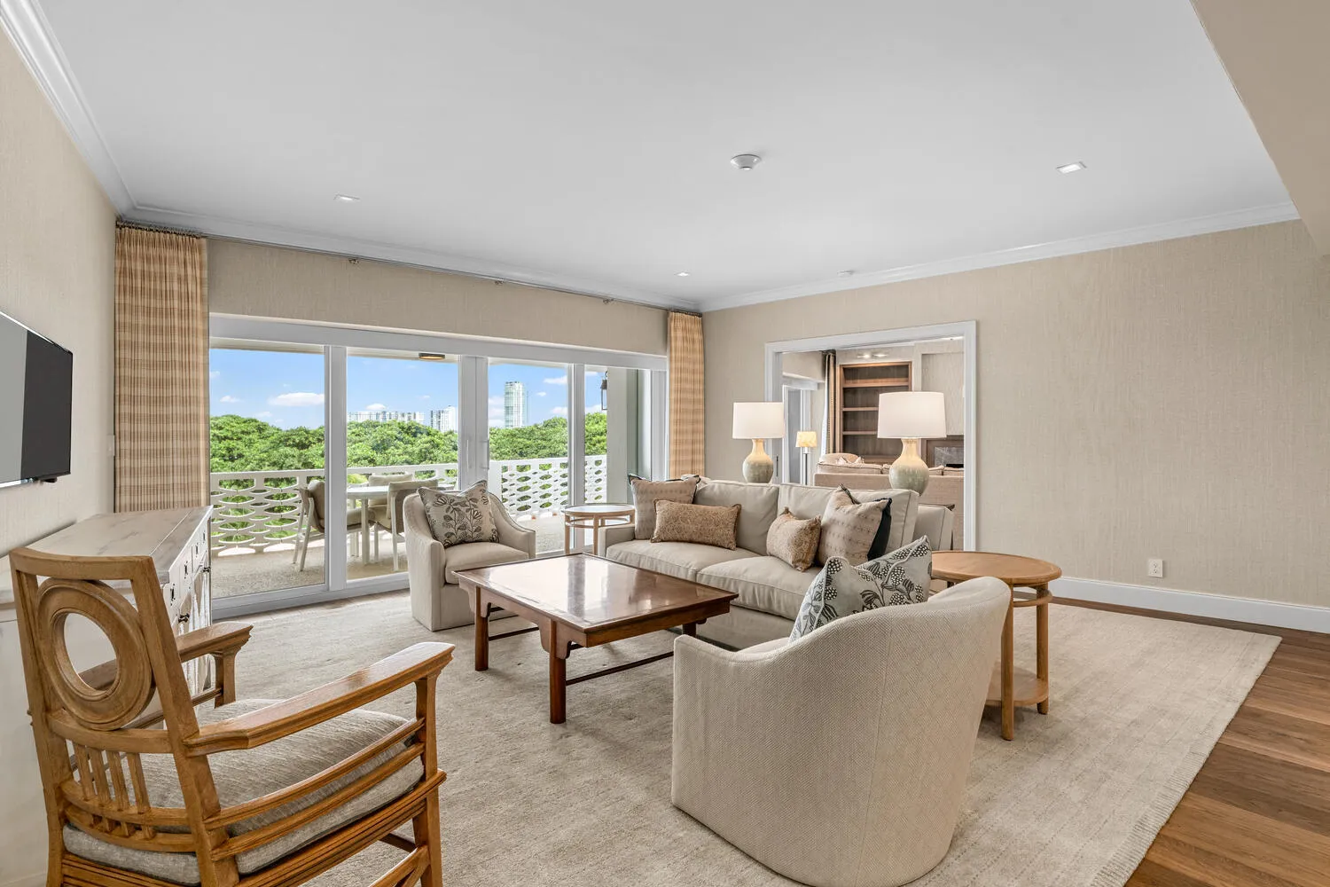 315 S Lake Dr Penthouse C Palm-large-020