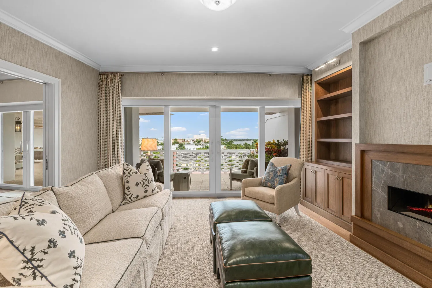 315 S Lake Dr Penthouse C Palm-large-034
