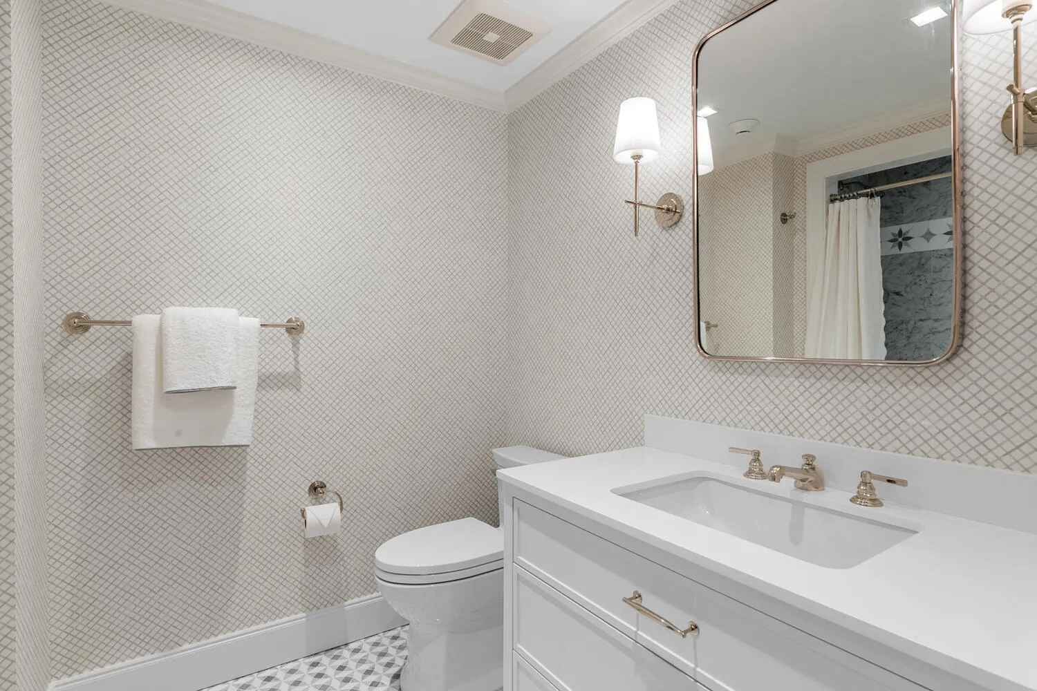315 S Lake Dr Penthouse C Palm-large-072