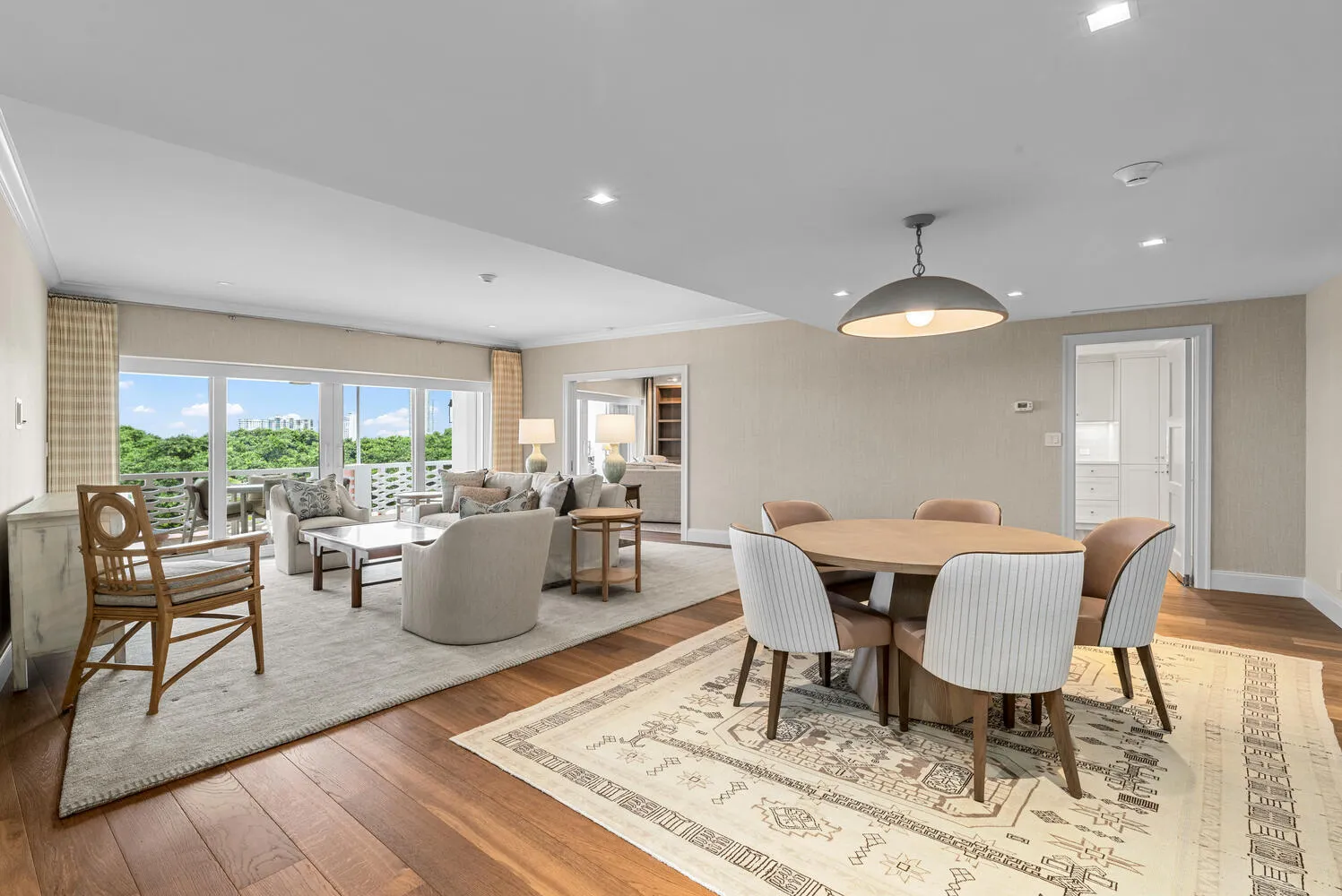 315 S Lake Dr Penthouse C Palm-large-019